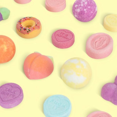 Love to Love Kula do kąpieli Brzoskwinia Odświeżający zapach 140g