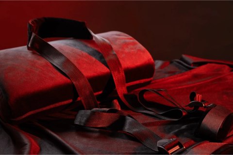 Shots Ouch! Padded Ankle Sling z regulacją i miękkim wykończeniem, czarny