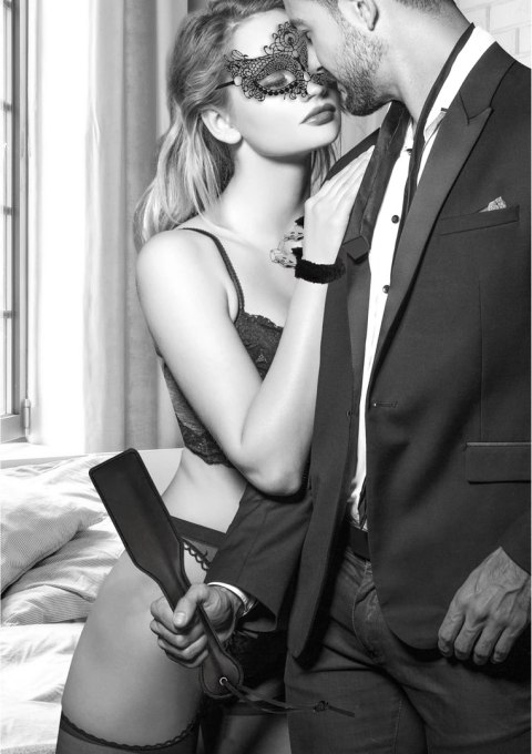 Ouch! by Shots Zestaw Bondage #3 - kajdanki, maska, łopatka, czarny